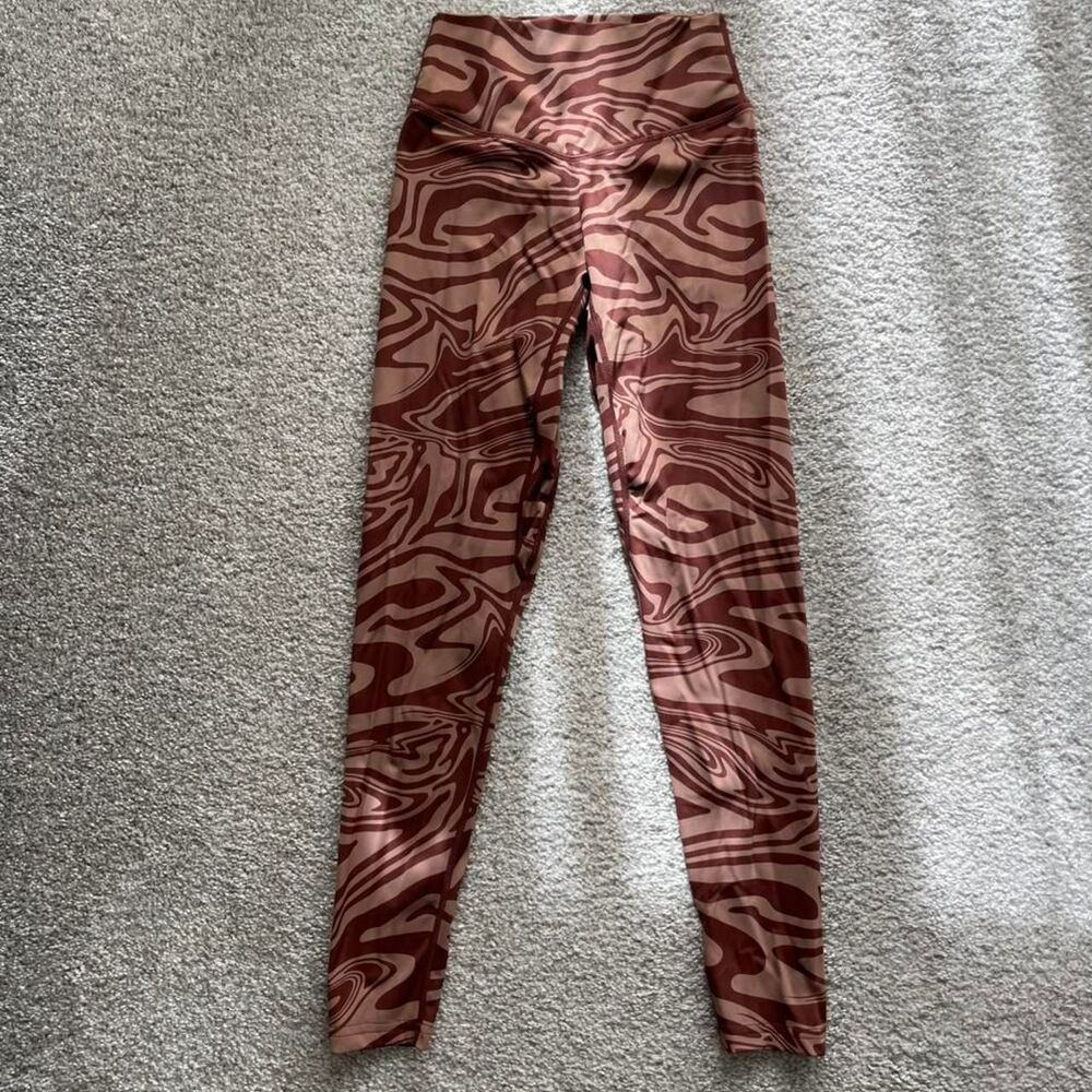 Balance Athletica brown wavy pattern leggings